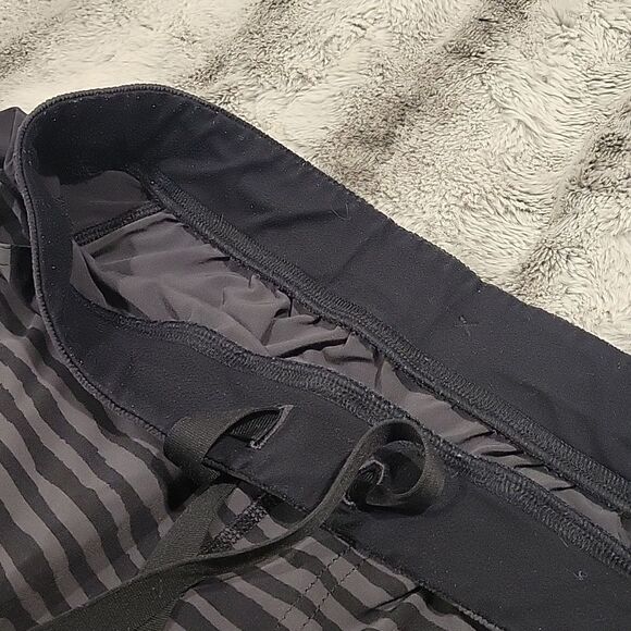 Lululemon T.H.E. Short 11” Linerless Black Gray Stripe Mens, Size L - Picture 4 of 12